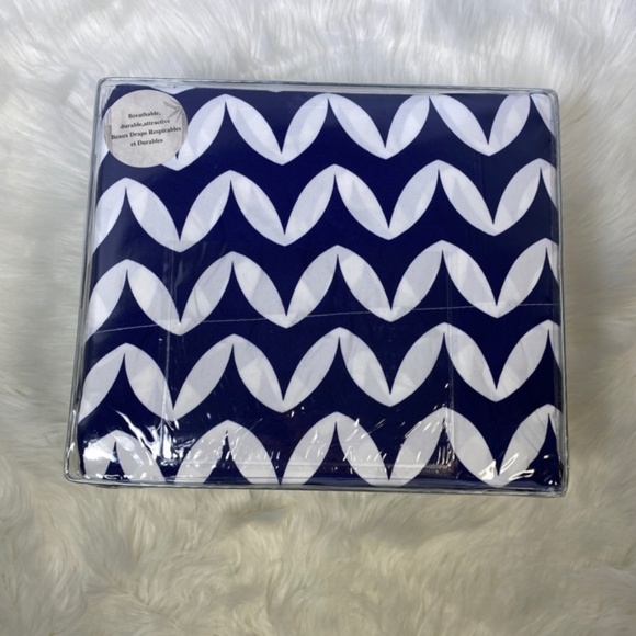 ⭐️SEE NEW LISTING⭐️King 4pc Navy Wave Bedsheets - Picture 2 of 5